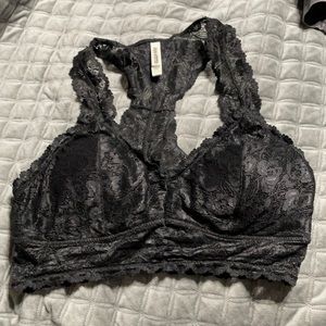 Zenana Outfitters black Razorback bra